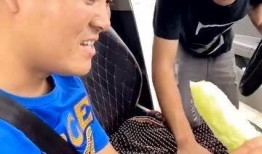 教练吃瓜,揭秘体育圈背后的趣味故事